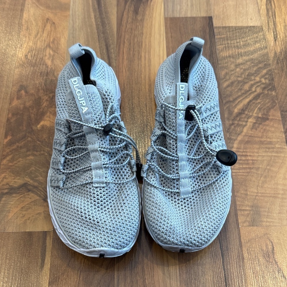 DLGJPA Gray Slip-On Sneakers